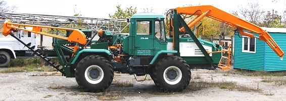 БКМ-2М на базі трактора ХТА-200 з гідравлічним приводом обертання буру